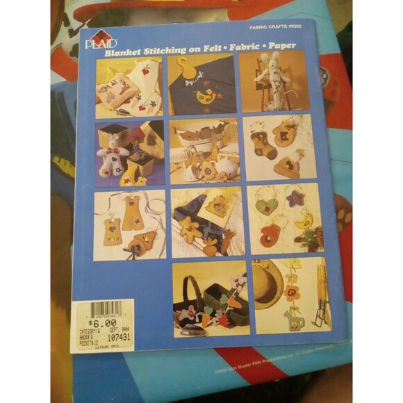 Felt Blanket Stitches 25 Christmas Projects - Picture 2 of 2